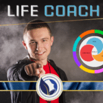 اللايف كوتش هو مستشار ومرشد يعمل على مساعدة الأفراد في تحقيق أهدافهم الشخصية والمهنية وتطوير حياتهم بشكل عام  يستخدم اللايف كوتش مجموعة متنوعة من الأساليب والتقنيات لمساعدة الأفراد على استكشاف إمكانياتهم وتحقيق توازن حياتي مثالي 